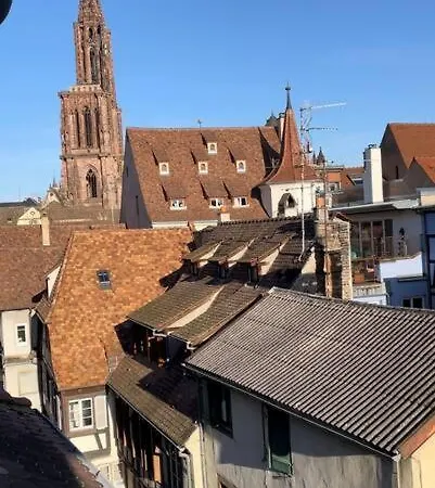 Le Petit Batelier - - Vue Cathedrale